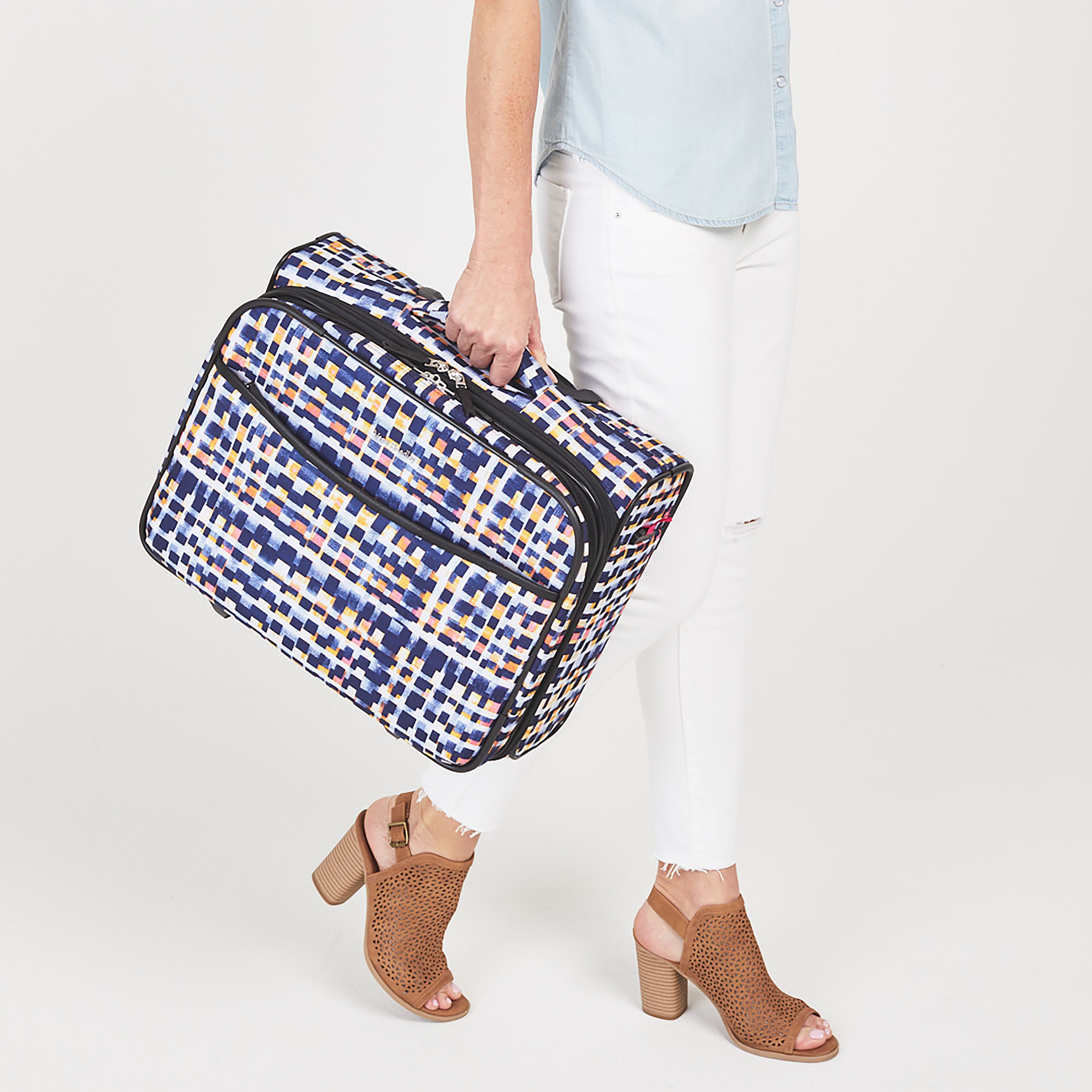 vera bradley iconic rolling work bag